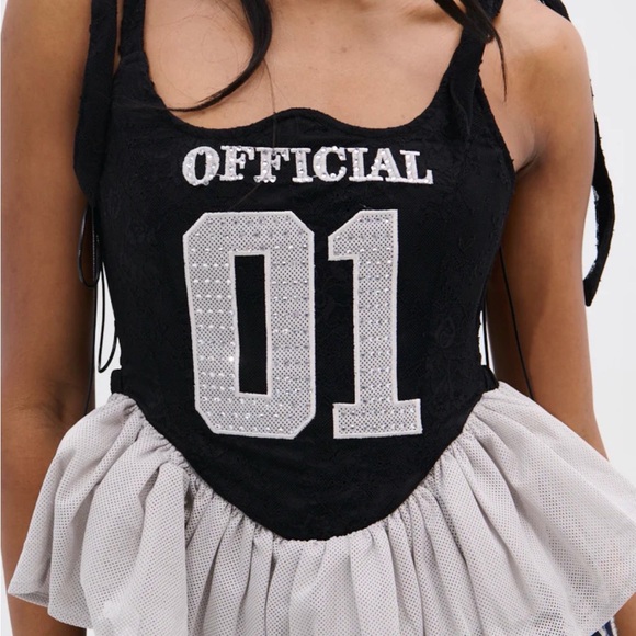 AKIRA Tops - OFFICIAL PRINCESS LACE PEPLUM
CORSET TOP 🖤🖤😶‍🌫️